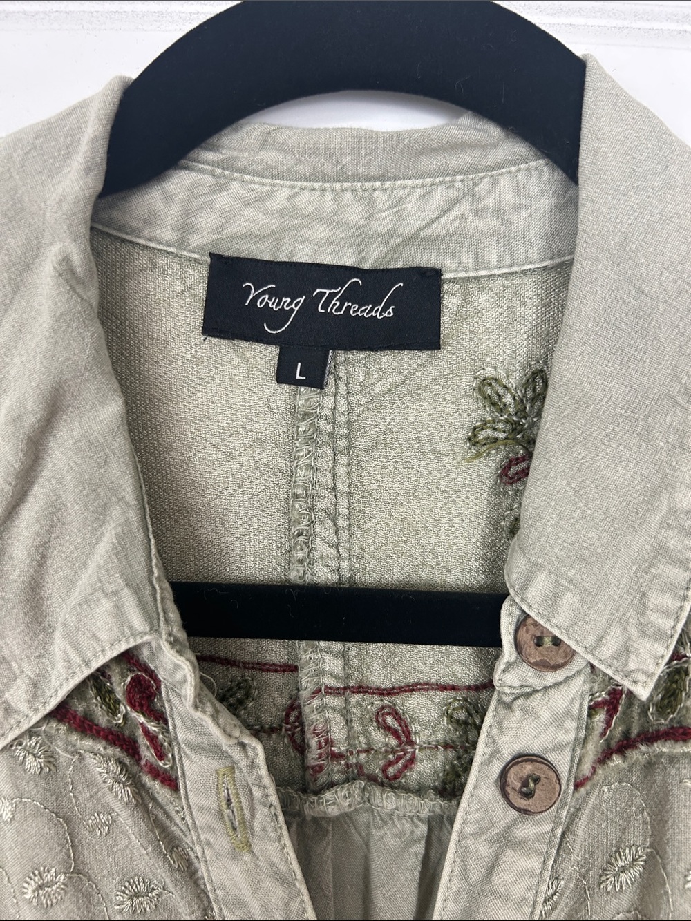 Young Threads Vintage Olive Embroidered Button-Front Top Size Large - Picture 4 of 8